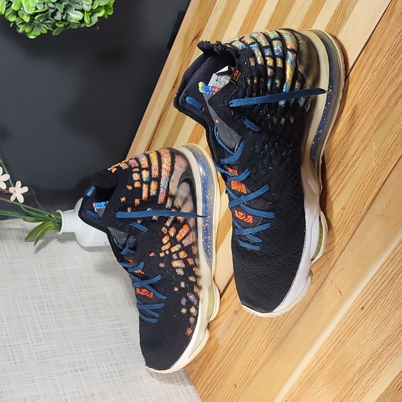 Nike Lebron James XVII James Gang, Black Multicolor, Basketball Shoes - Picture 4 of 7